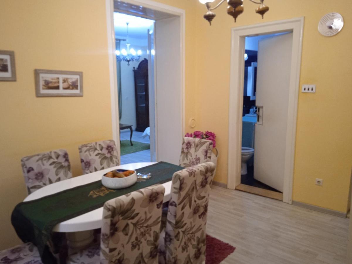Ferienwohnung Bajloni Lux Belgrad Exterior foto